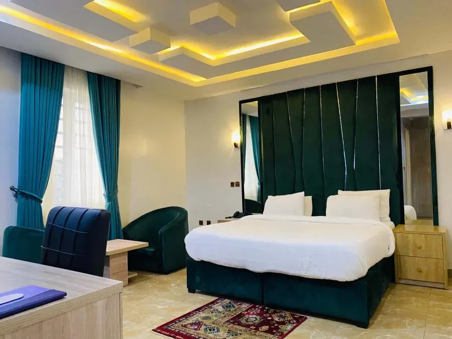 Diplomat Room room