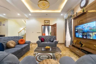 4 Bedroom Apartment, Ikeja.