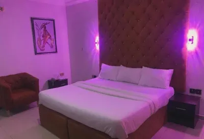 Royal Vantage Hotel and Suite Limited 