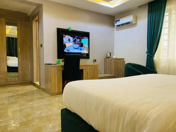 Diplomat Room room