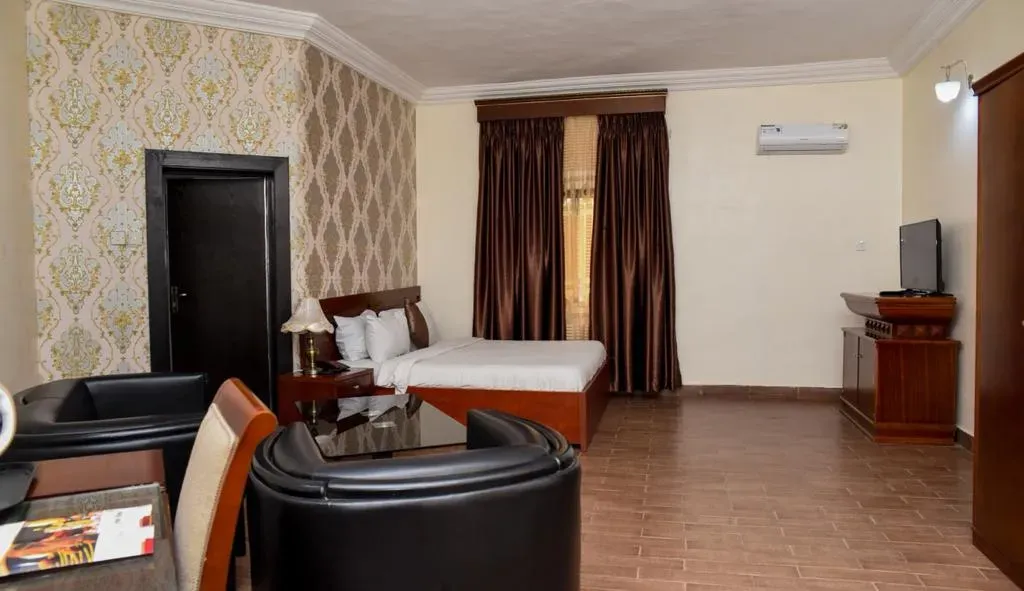 Alcove Room room