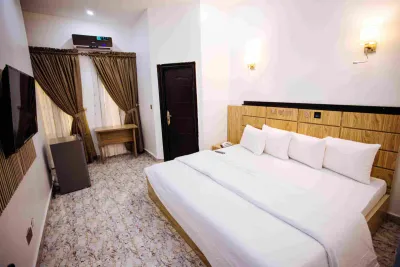2 Apartments and Suites, Cadastral Zone.