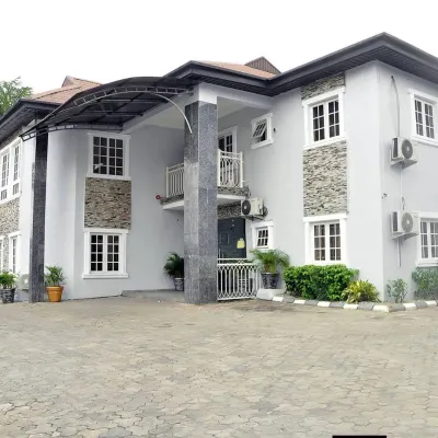 Royal Vantage Hotel and Suite Limited 