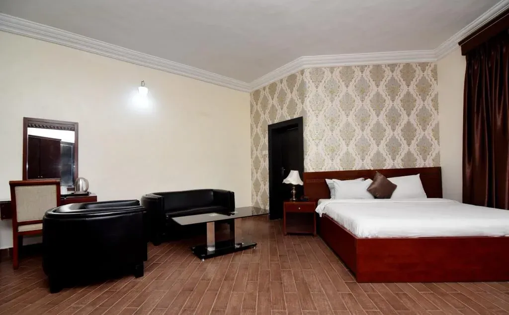 Alcove Family Suite room