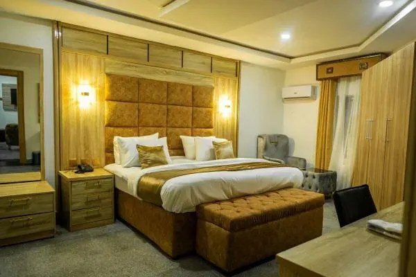 Senatorial Suite room