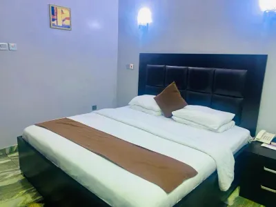 Edis Premier Hotel & Suites