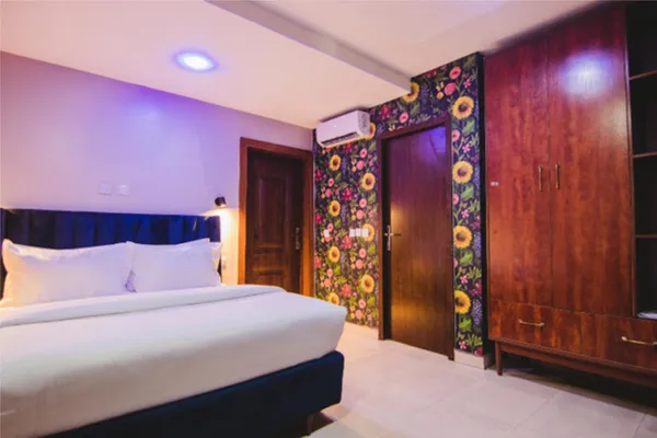 Suite room