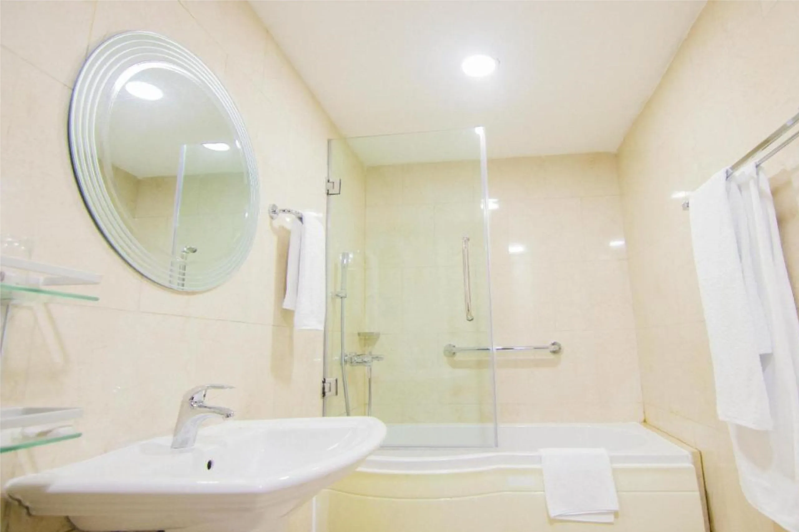  Suite room