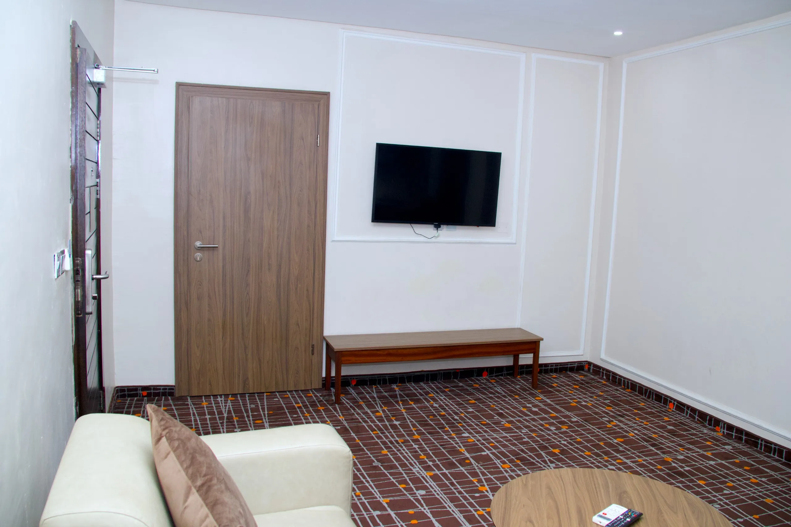 Suite2 room