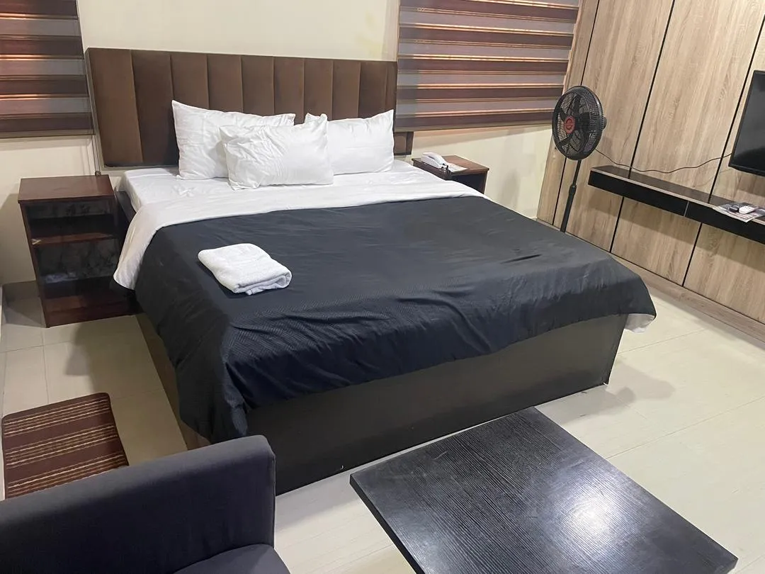 BELL 412 room