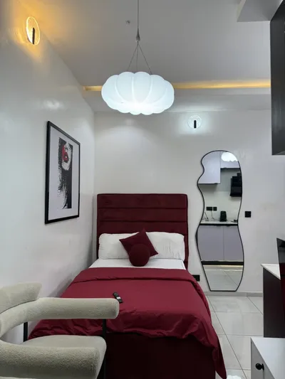 Scarlet Rosa - Studio Apartment