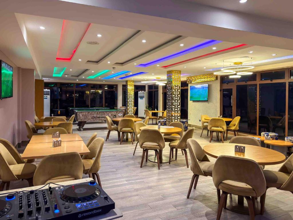 Blue Orange Towers Hotel