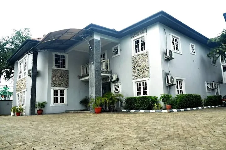 Royal Vantage Hotel and Suite Limited 