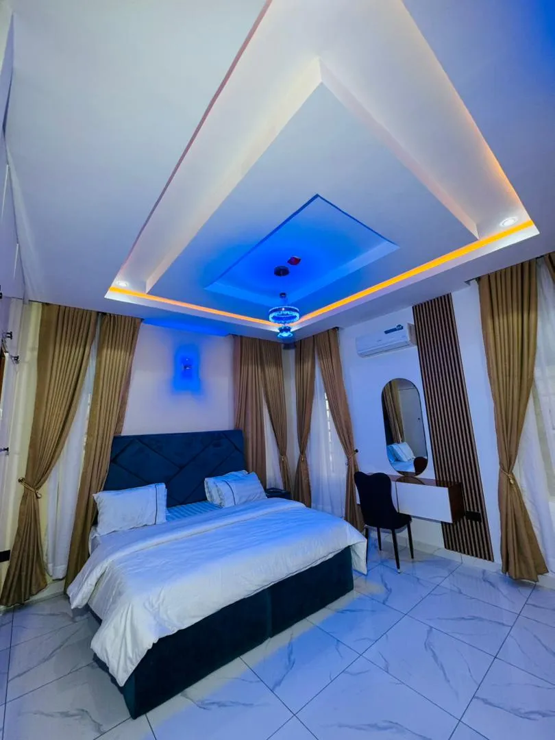 4 Bedroom Flat 5 Apartment, Peter Odili