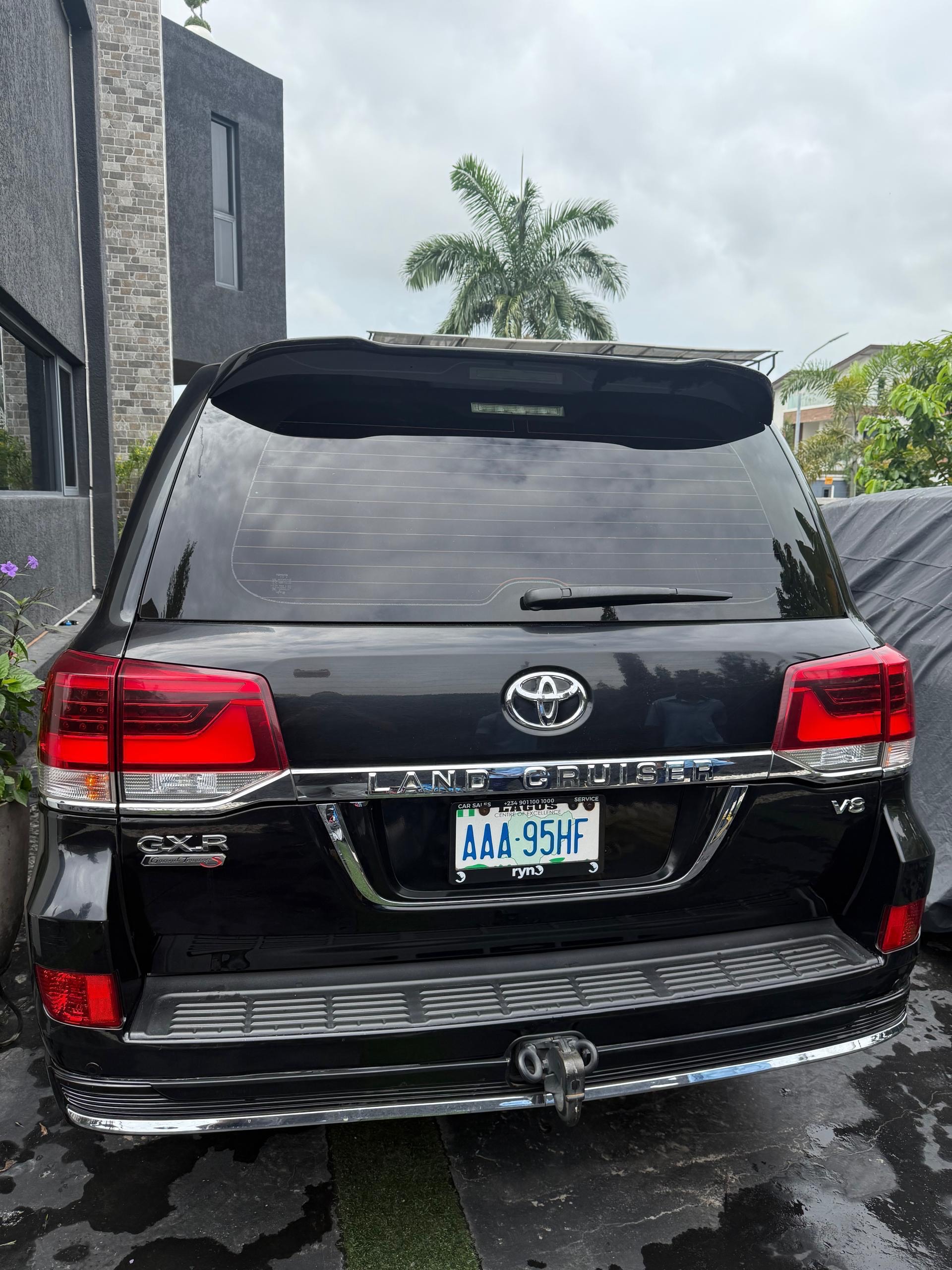 Toyota Land Cruiser