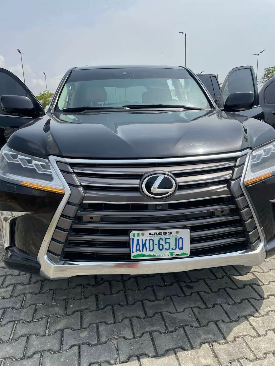 Toyota Lexus 570