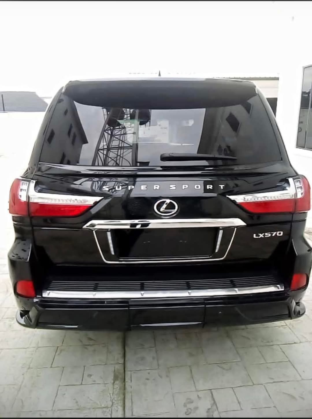 Lexus LX570