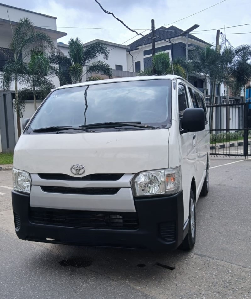 Toyota HiAce Commuter (H200 Generation)