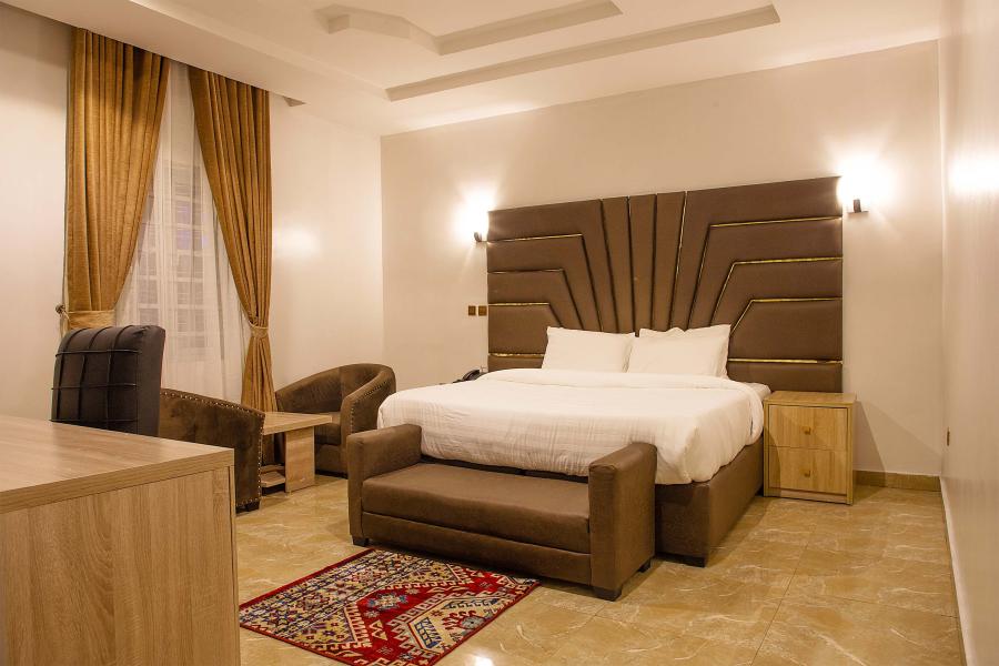 Edis Premier Hotel & Suites