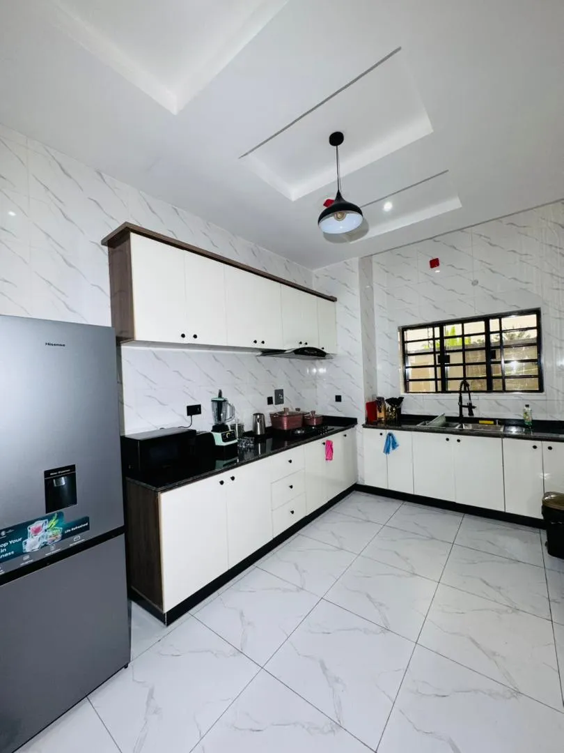 3 Bedroom Flat 3 Apartment, Peter Odili