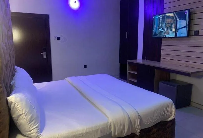 Royal Vantage Hotel and Suite Limited