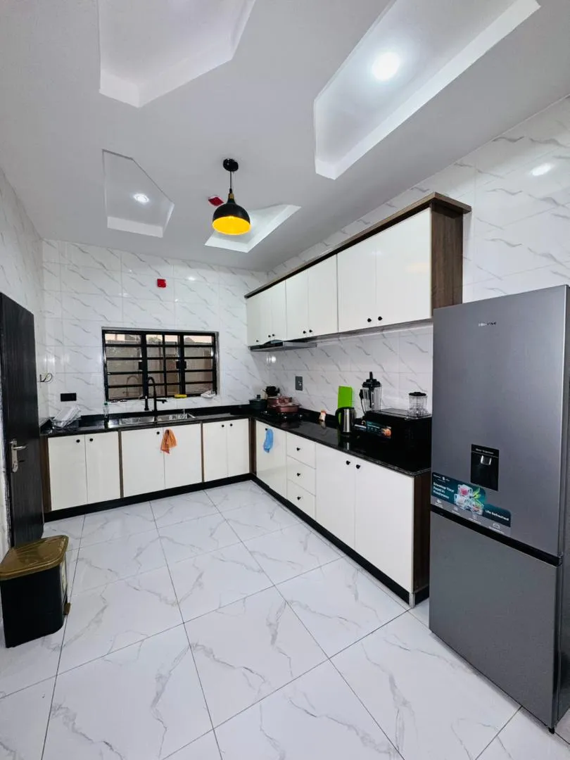 4 Bedroom Flat 5 Apartment, Peter Odili