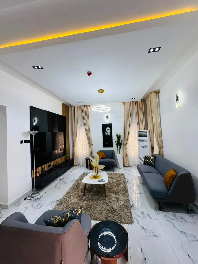 3 Bedroom Flat 1 Apartment, Peter Odili.