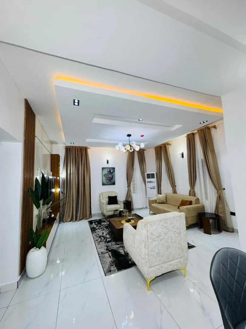 4 Bedroom Flat 5 Apartment, Peter Odili