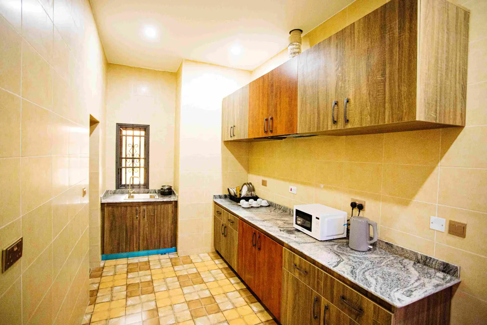 3 Bedroom Apartment and Suite, Jahi