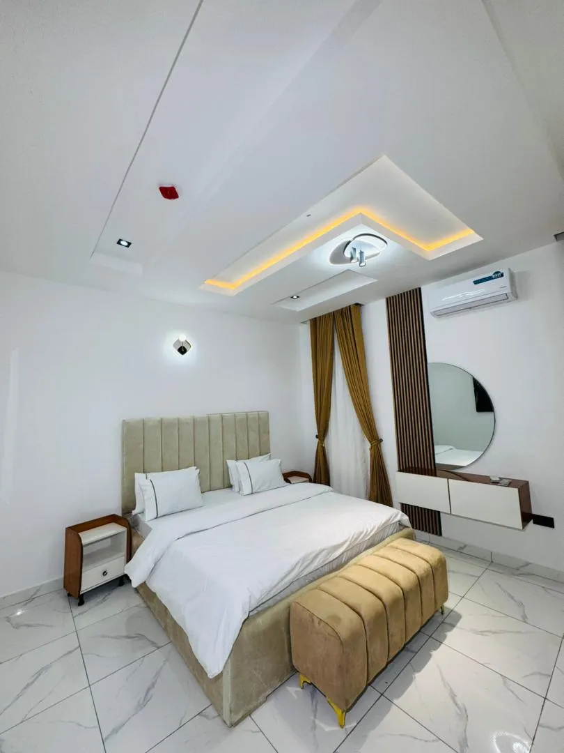 4 Bedroom Flat 5 Apartment, Peter Odili