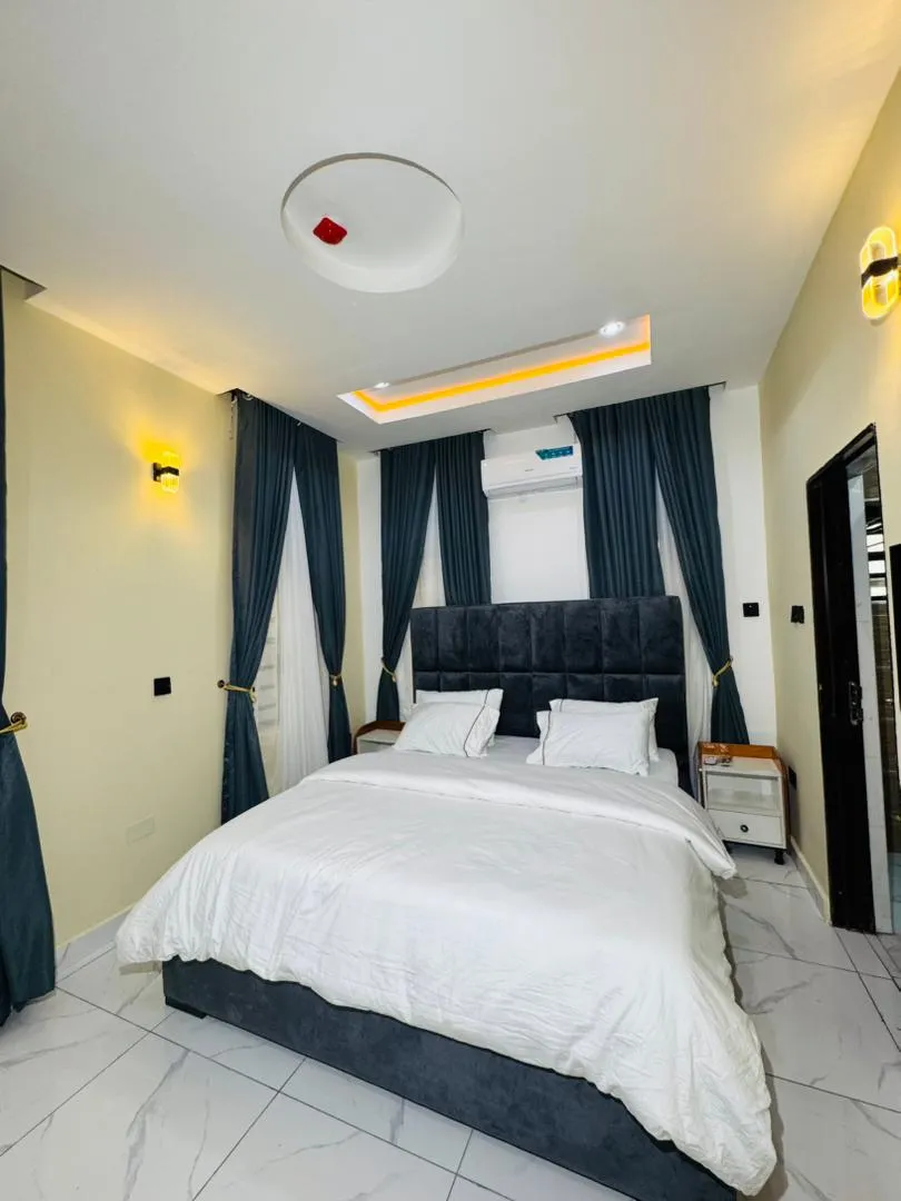 4 Bedroom Flat 4 Apartment, Peter Odili