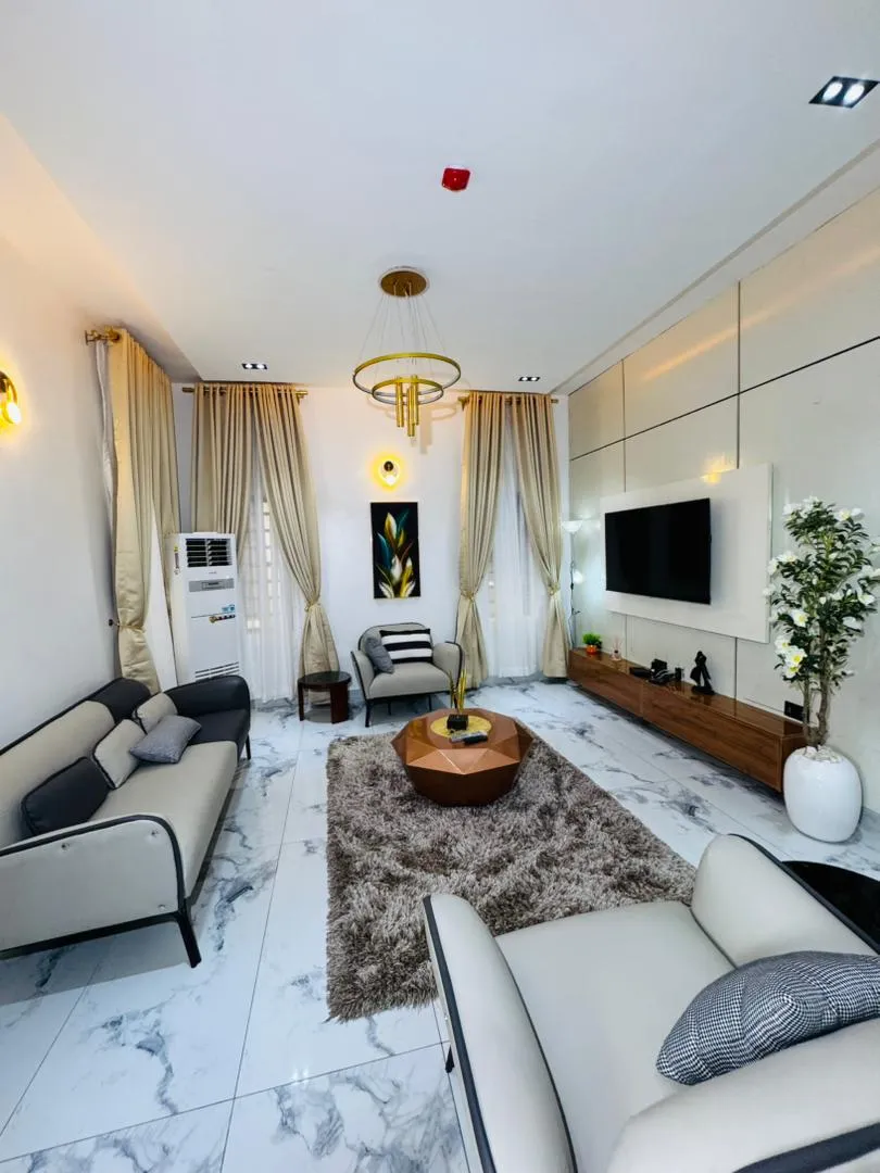 3 Bedroom Flat 3 Apartment, Peter Odili