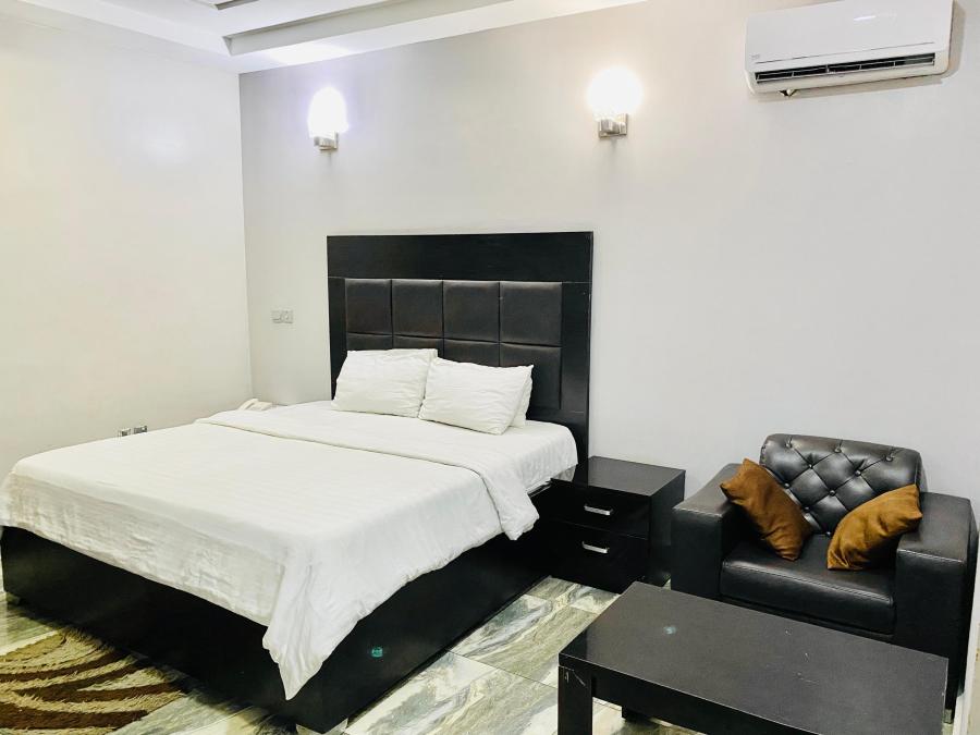 Edis Premier Hotel & Suites