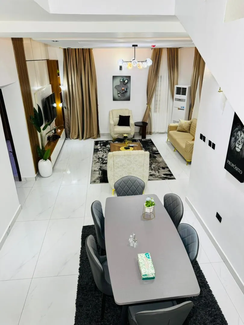 4 Bedroom Flat 5 Apartment, Peter Odili