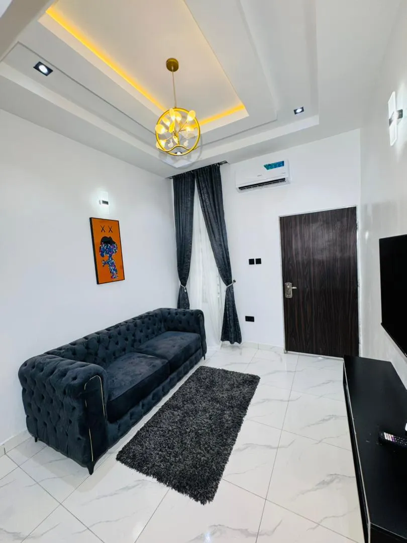 3 Bedroom Flat 3 Apartment, Peter Odili