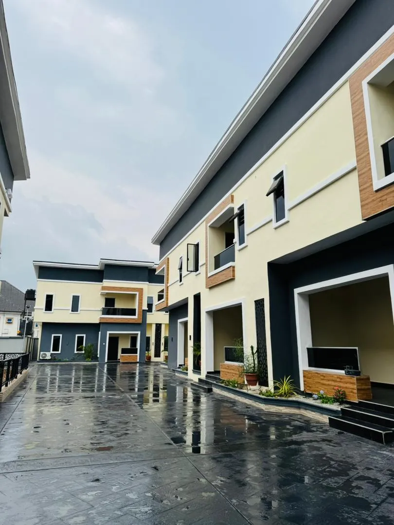 3 Bedroom Flat 1 Apartment, Peter Odili.