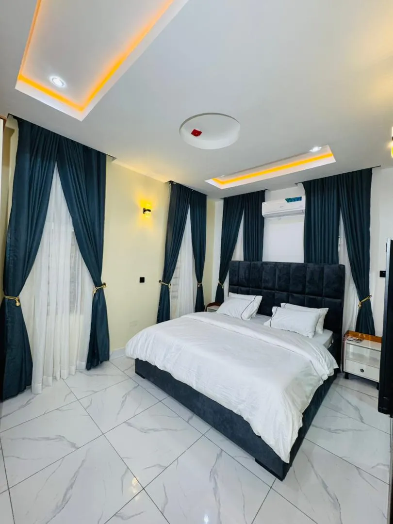 4 Bedroom Flat 4 Apartment, Peter Odili