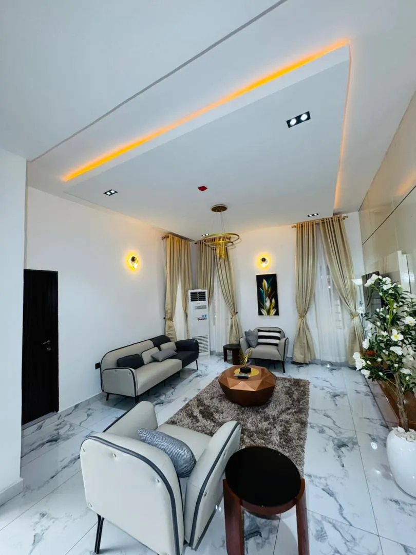 3 Bedroom Flat 3 Apartment, Peter Odili