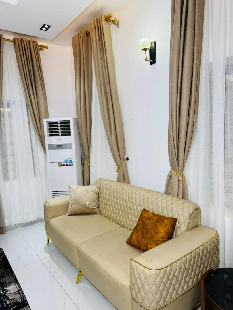 4 Bedroom Flat 4 Apartment, Peter Odili