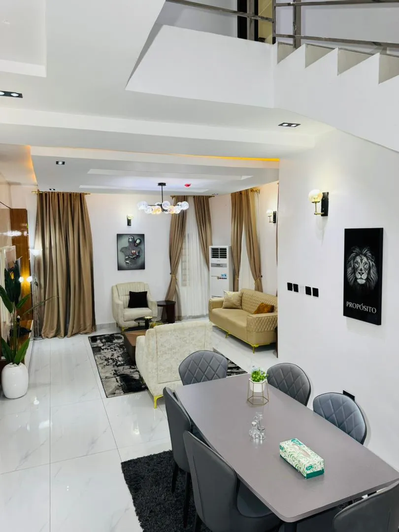 4 Bedroom Flat 5 Apartment, Peter Odili