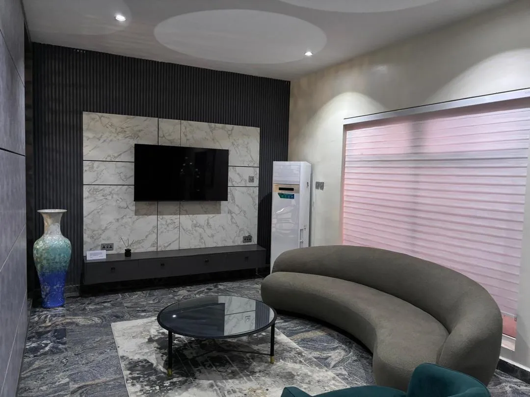 Mac Destly Hotel
