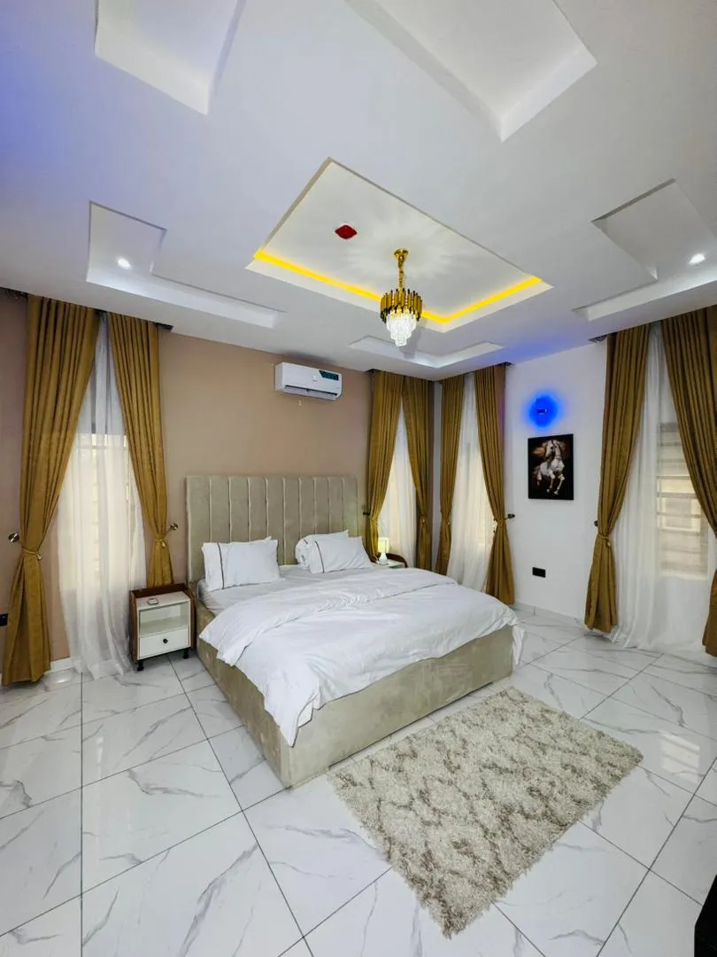 3 Bedroom Flat 1 Apartment, Peter Odili.