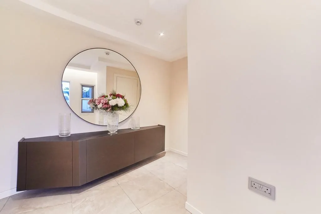 Luxury 3 Bedroom Apartment, Maitama.