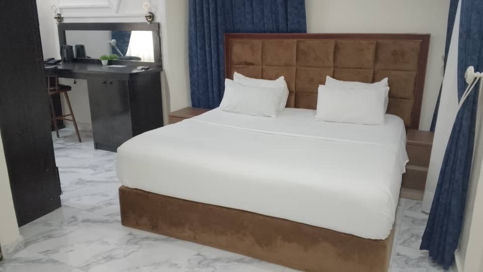Roseluxe Hotel Limited