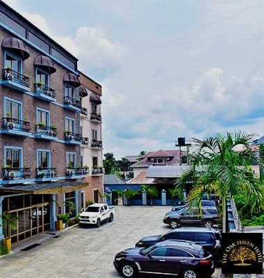 Oak Haven Hotel & Suites