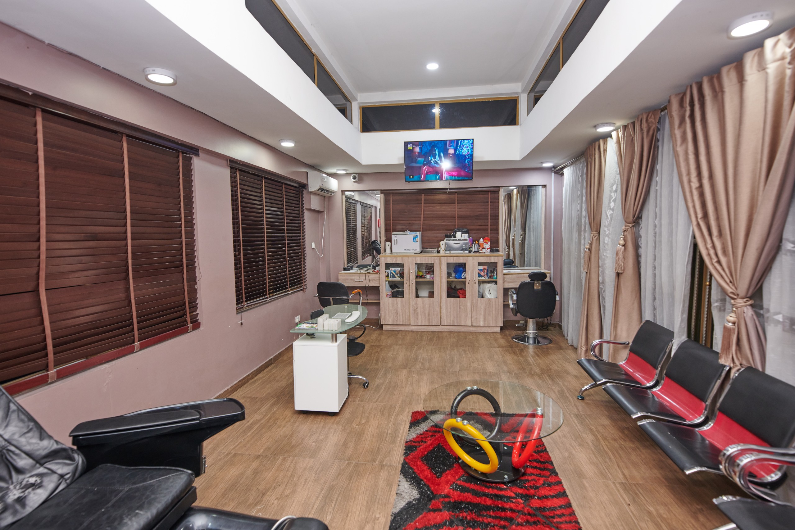 Oak Haven Hotel & Suites