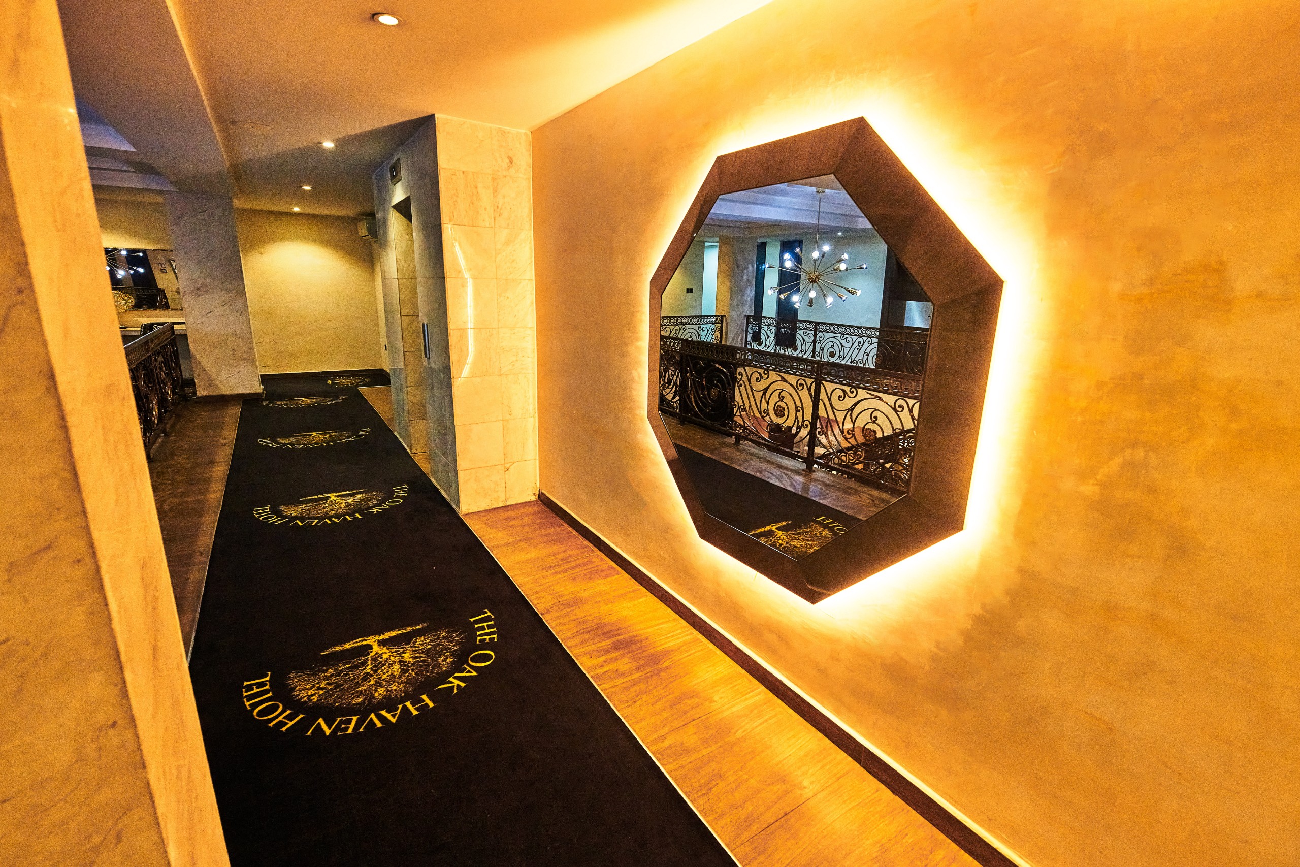 Oak Haven Hotel & Suites