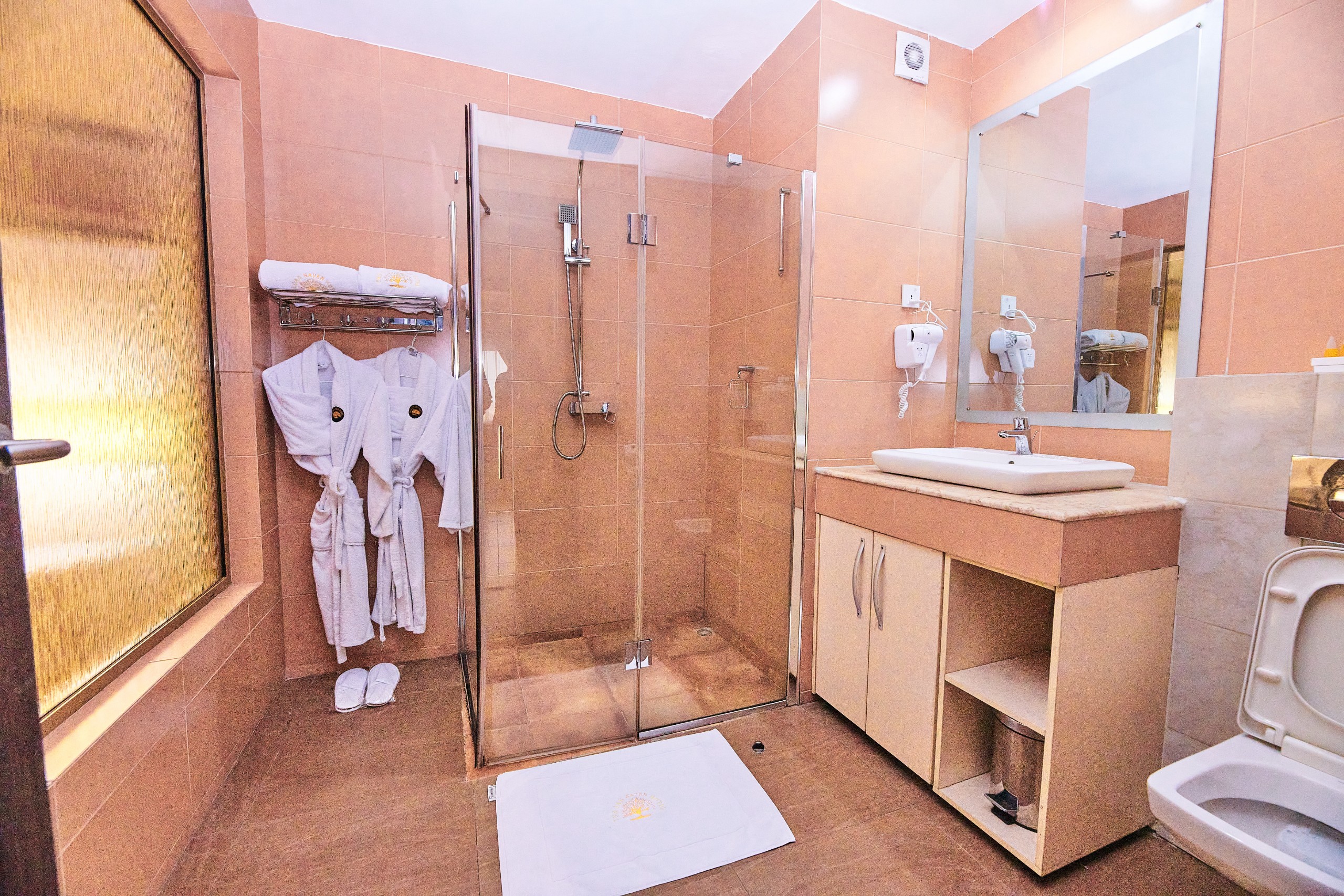 Oak Haven Hotel & Suites