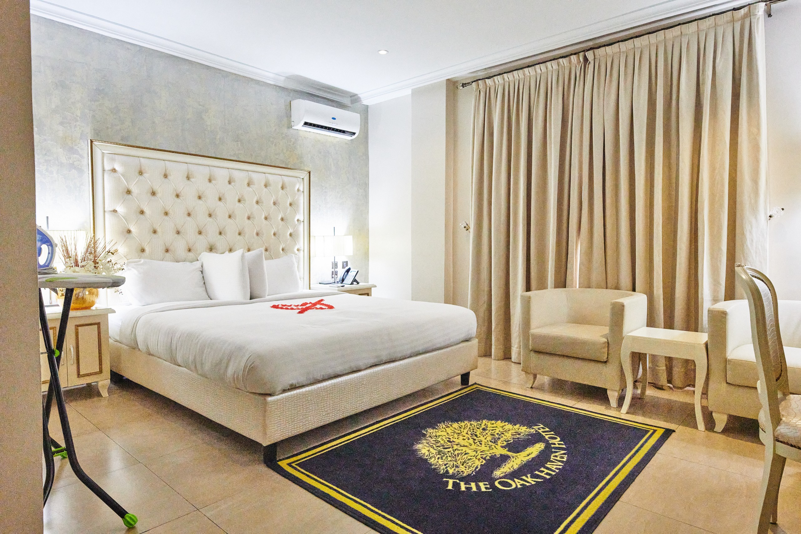 Oak Haven Hotel & Suites