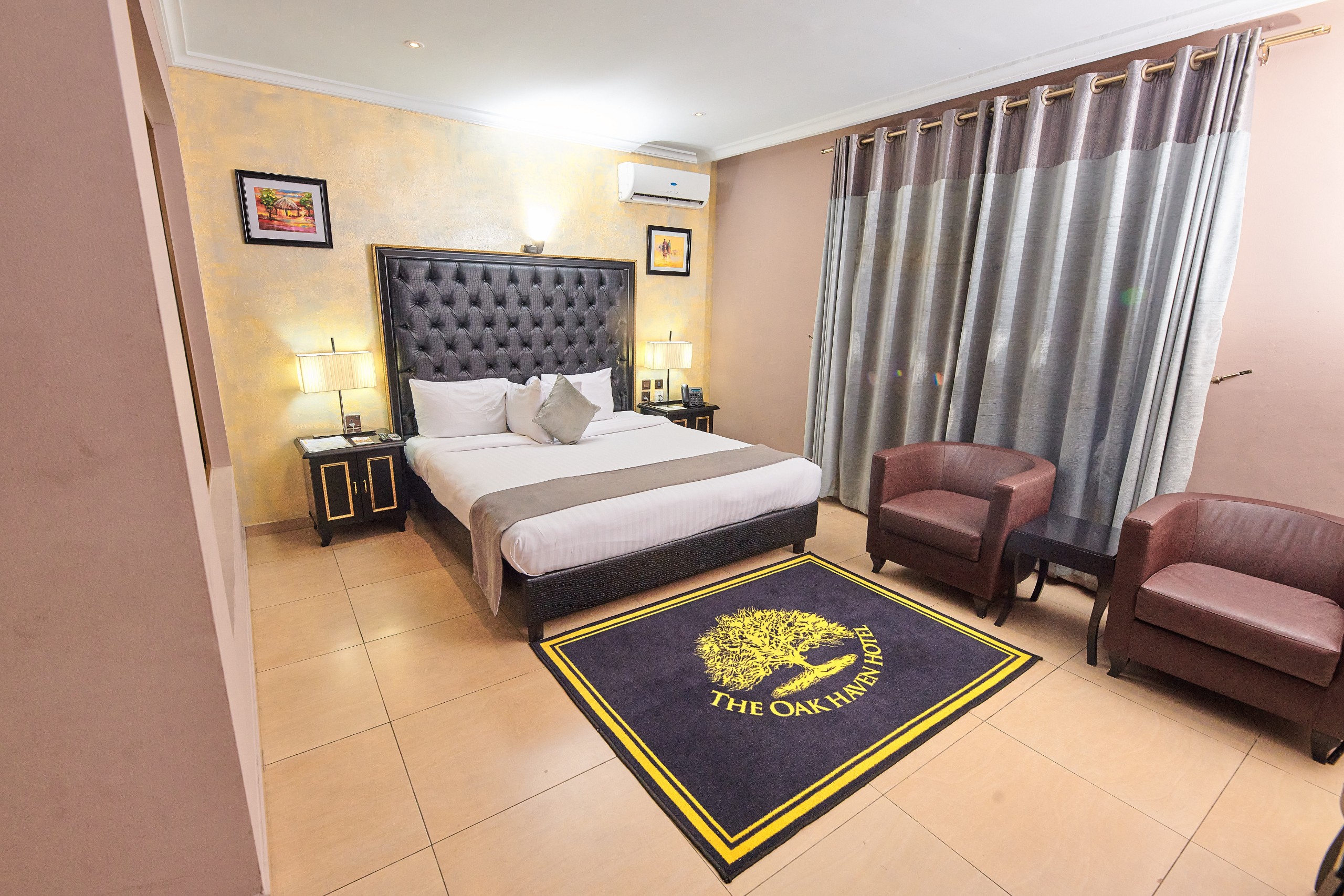 Oak Haven Hotel & Suites